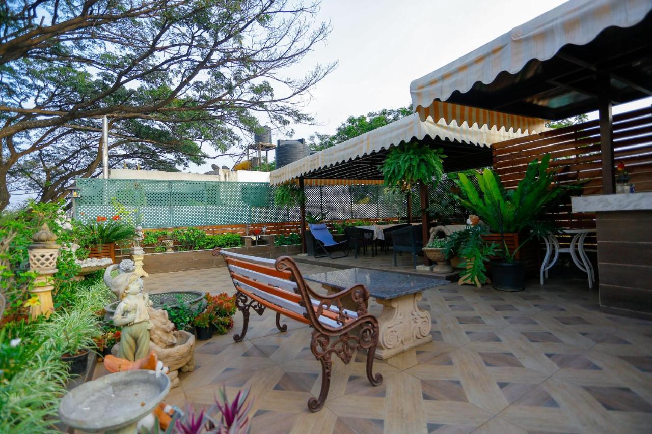 Bed and Breakfast Terrace Gardens à Bangalore Extérieur photo